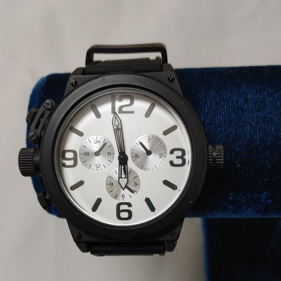 ALDO MENS WATCH. NEEDS BATTERIES - Picture 1 of 7